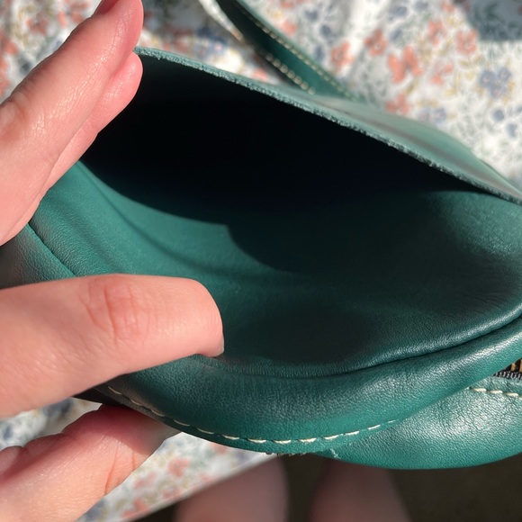 Portland leather large circle crossbody in peacock. Leather - Picture 5 of 6